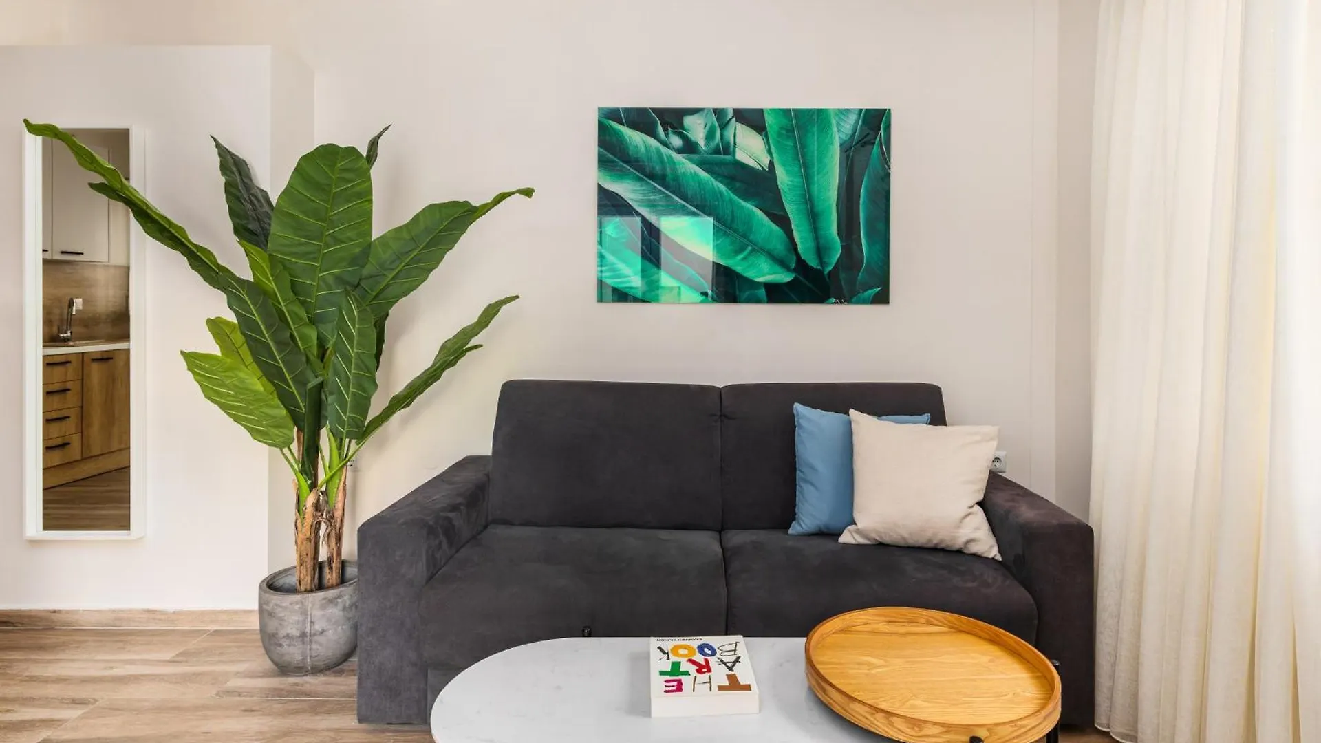 Tropical & Faces By Nest Apartment Thessaloniki 0*,  Greece