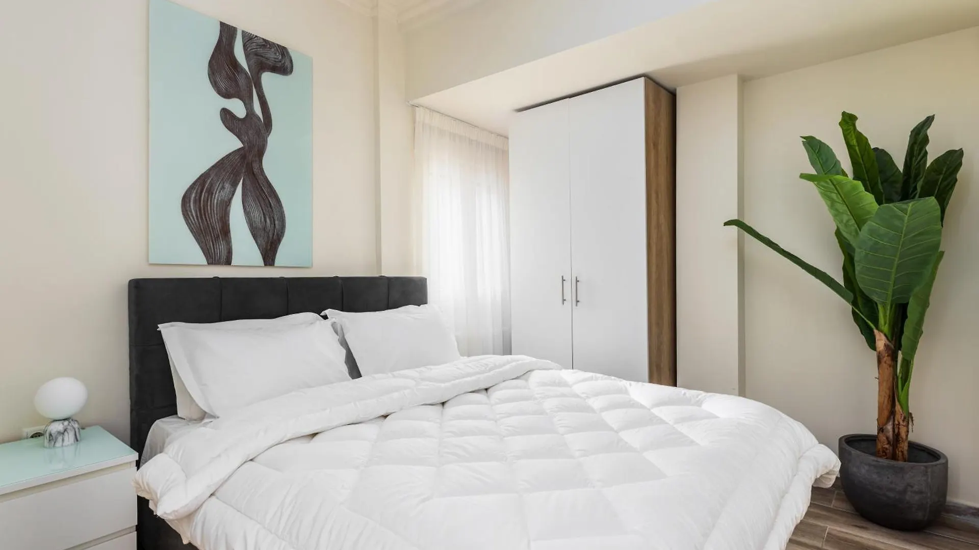 Tropical & Faces By Nest Apartment Thessaloniki 0*,  Greece