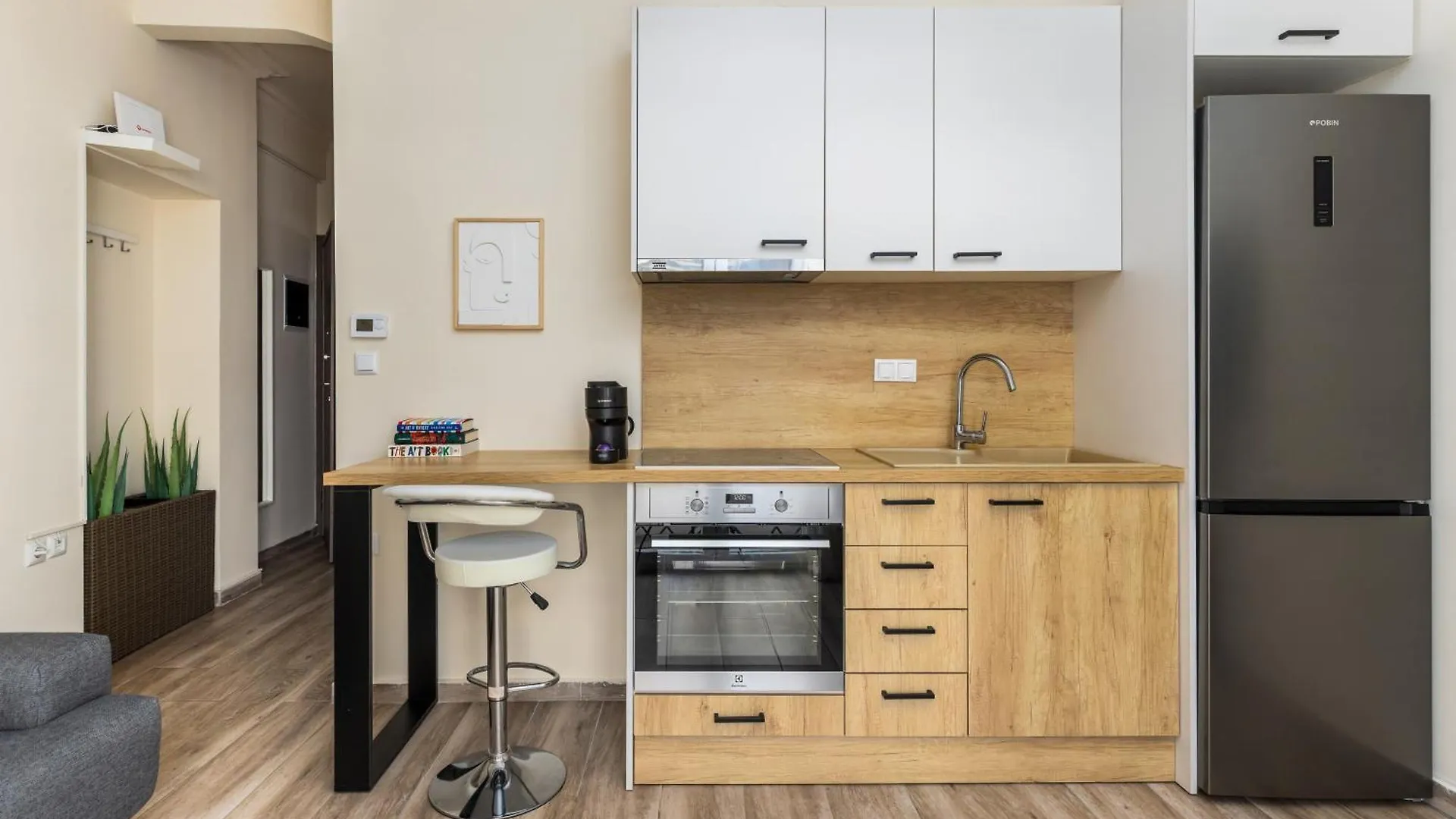 Tropical & Faces By Nest Apartment Thessaloniki