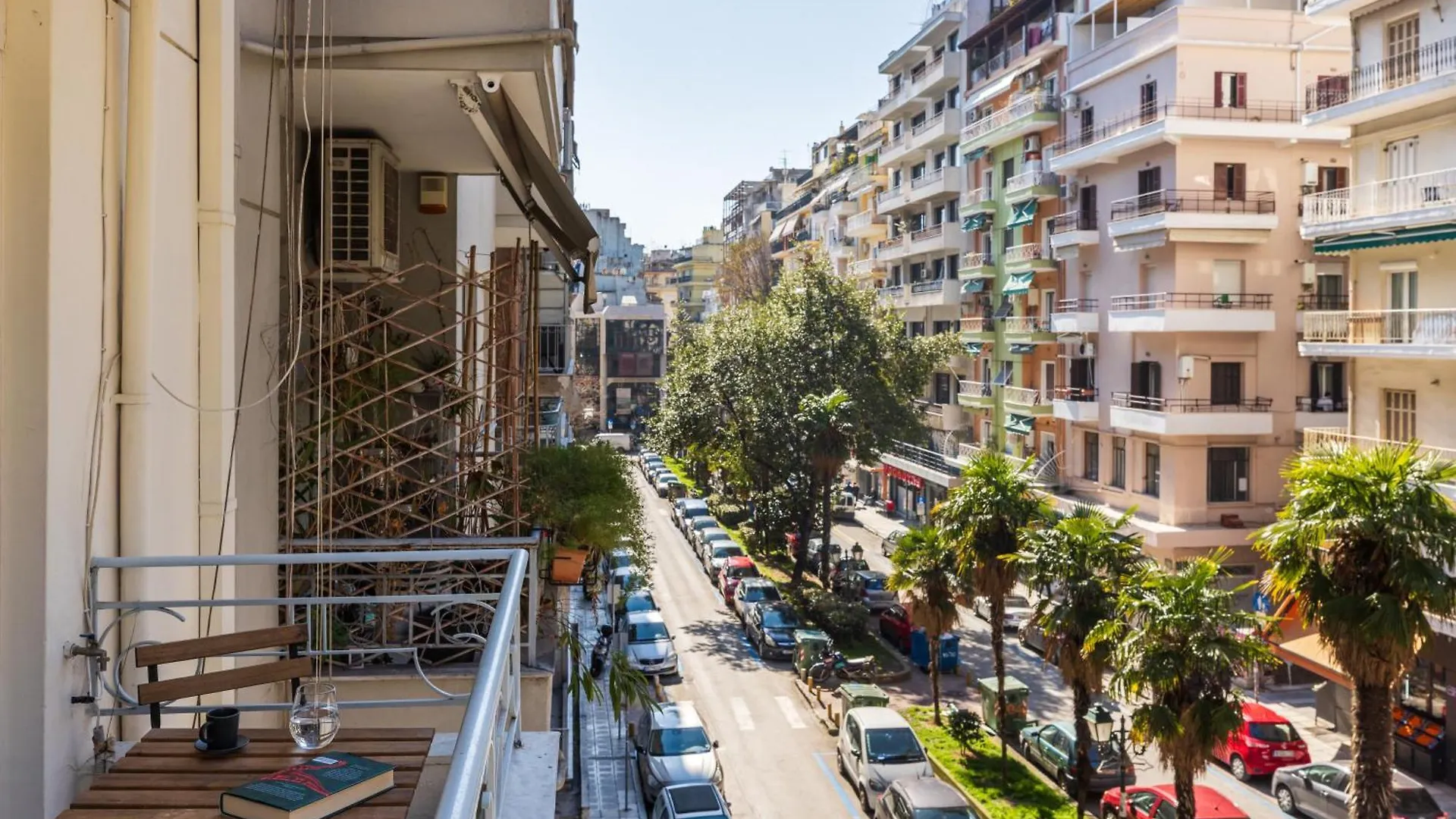 Tropical & Faces By Nest Apartment Thessaloniki Greece