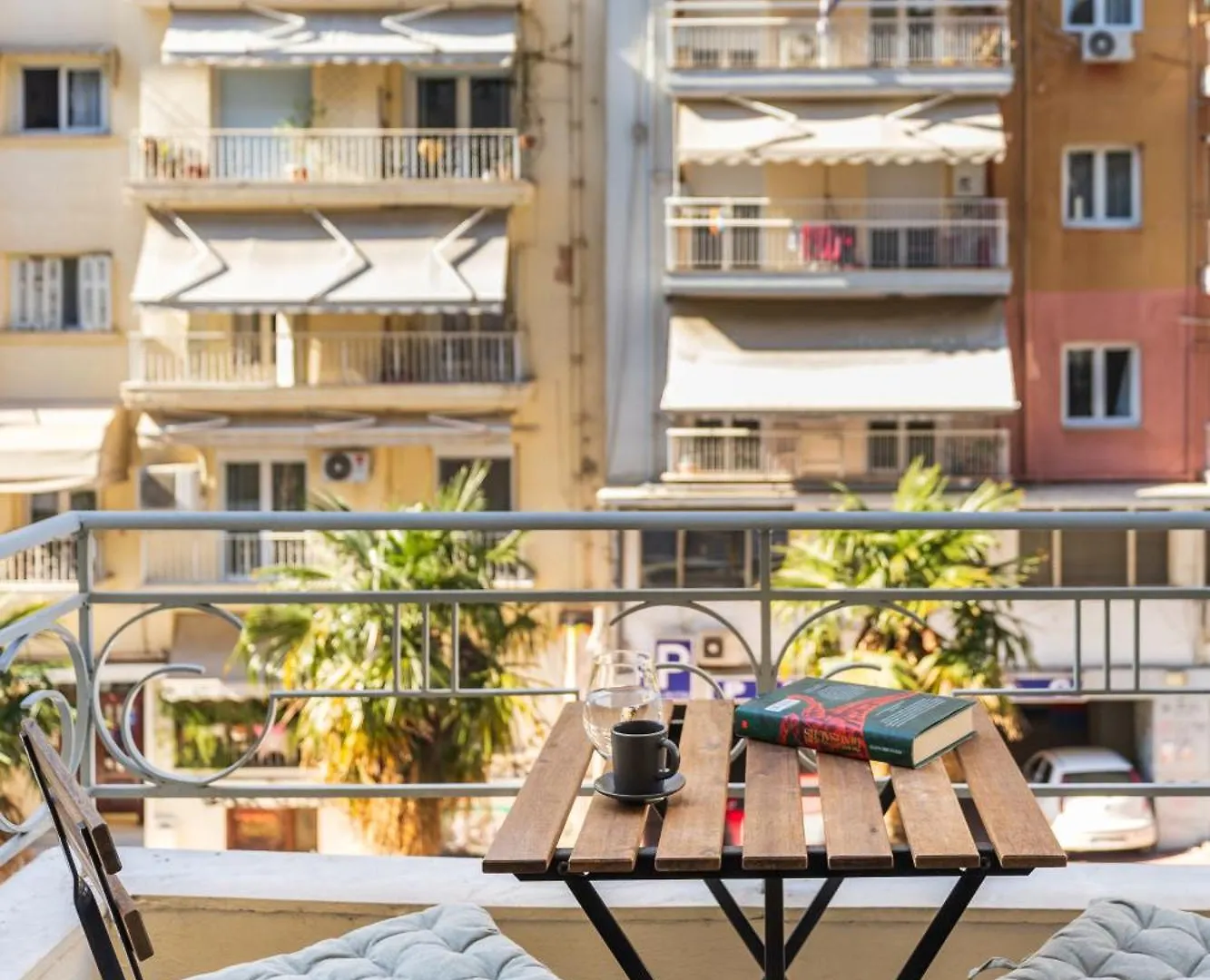 Tropical & Faces By Nest Apartment Thessaloniki