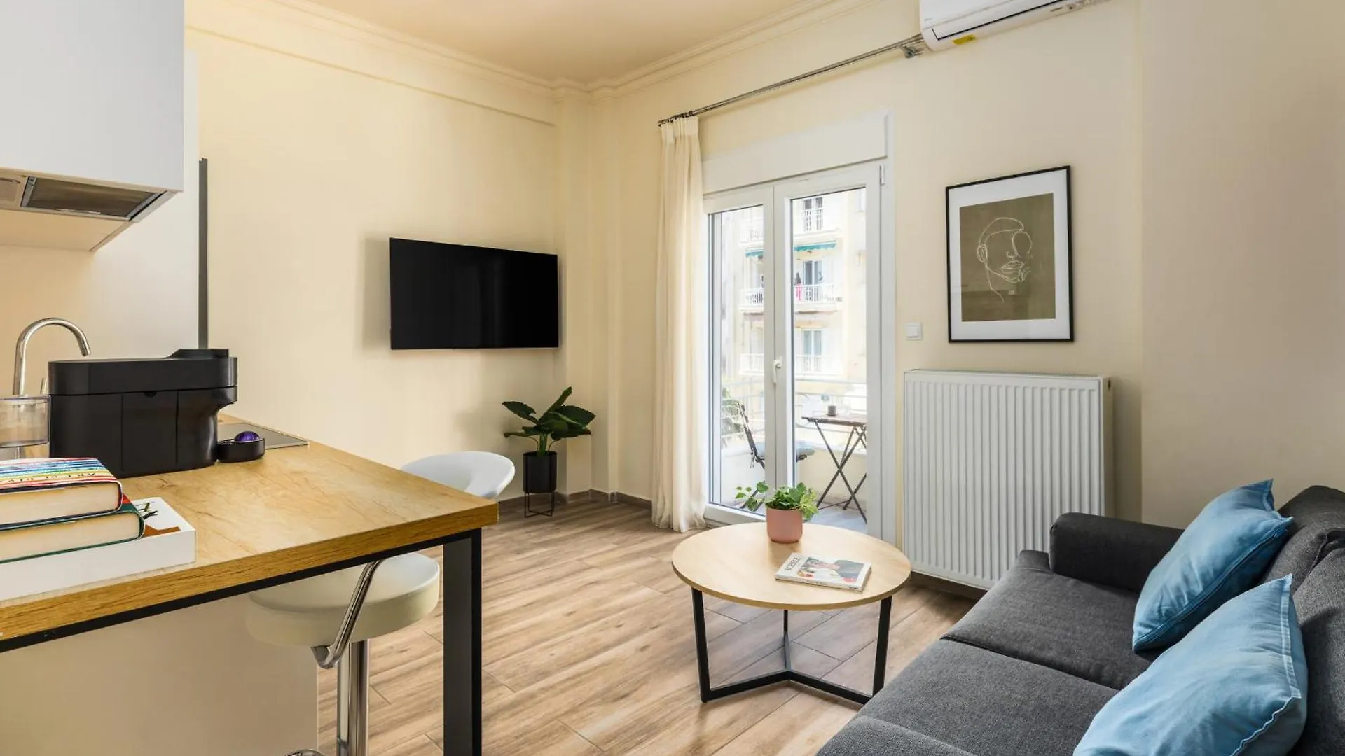 Tropical & Faces By Nest Apartment Thessaloniki